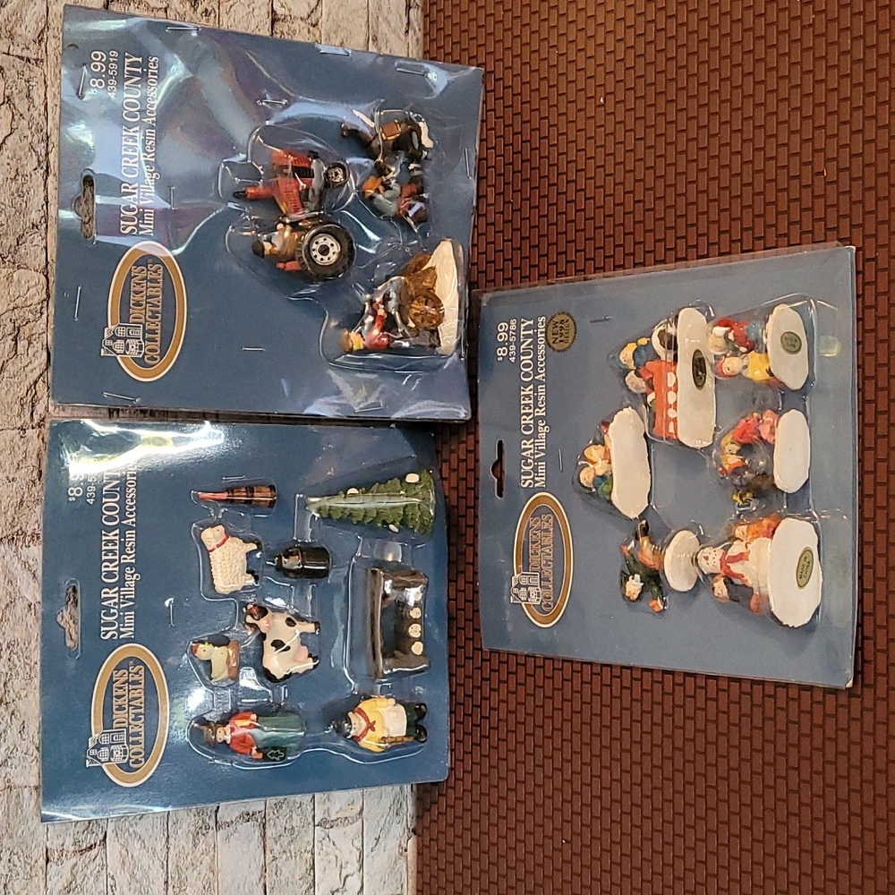 Dickens Collectables Sugar Creek County Mini Village Accessories